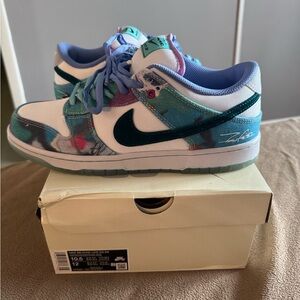 Nike Futura Laboratories SB Dunk Low